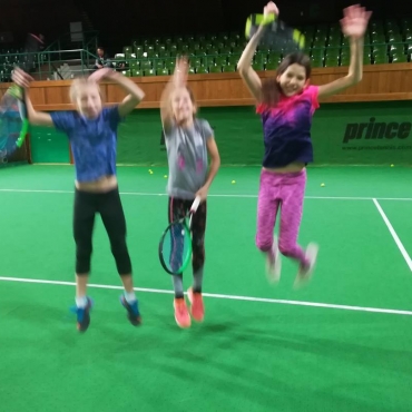 Inka, Hania i Natalia zapraszają na turniej do Sopotu.