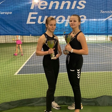 Oriana na podium w turnieju Tennis Europe