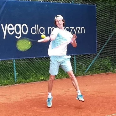 Marcel Kamrowski z medalem MP U18