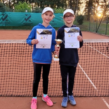 W Januszkowie najwyższe podium dla zawodników Sopot Tenis Klubu.