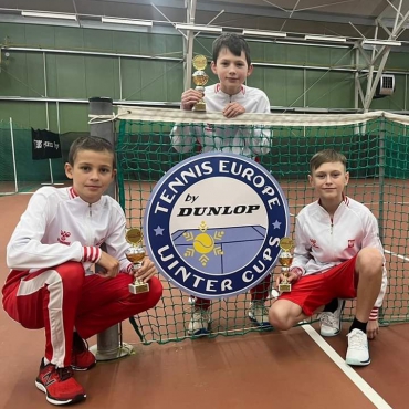 Nagroda za awans do finału DME U12 – Winter Cup by Dunlop.